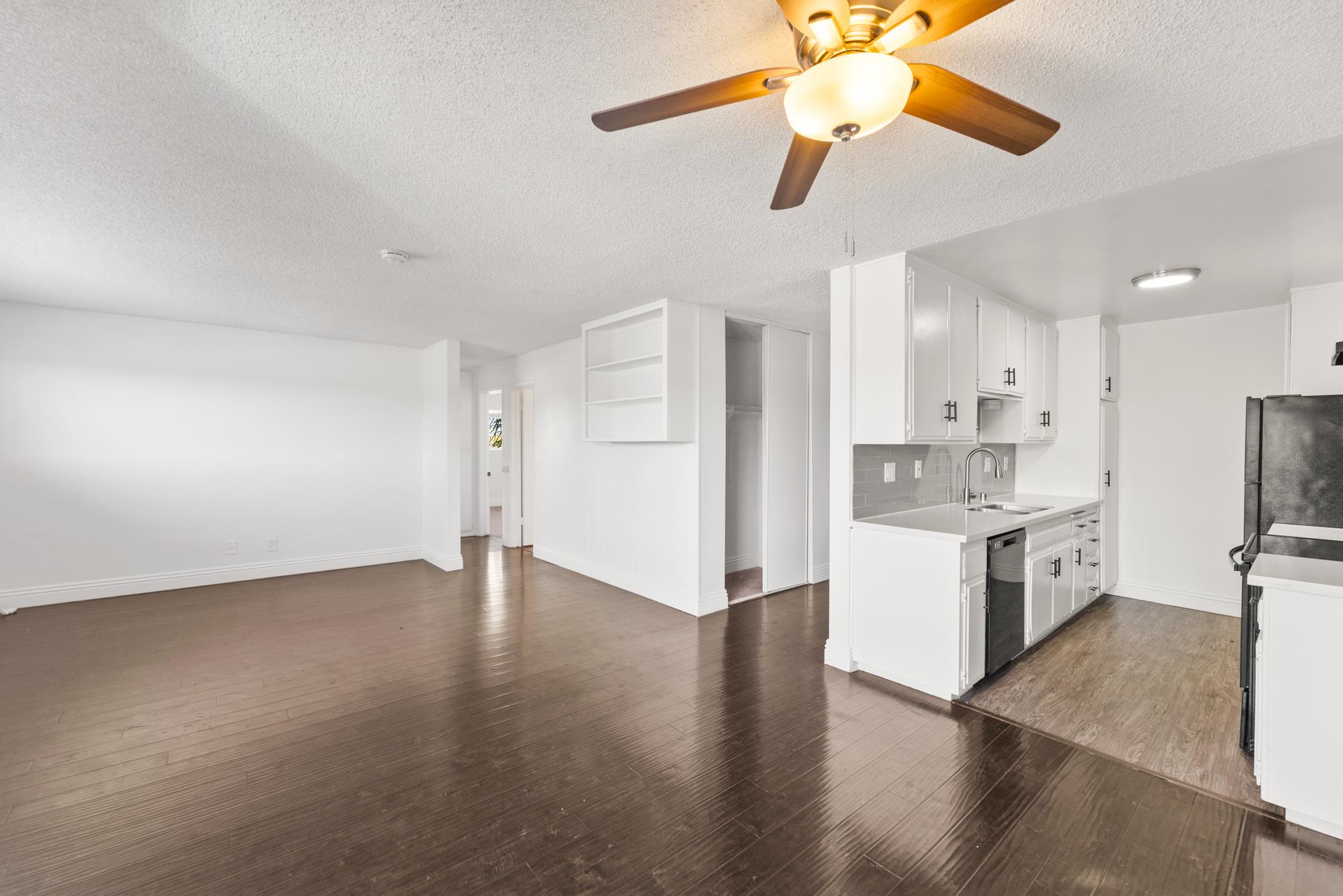 San Diego Apartment: 4366 Menlo Ave