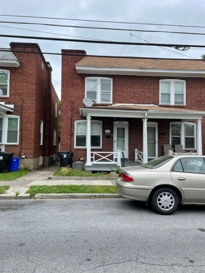 Harrisburg House: 2439 Penn St