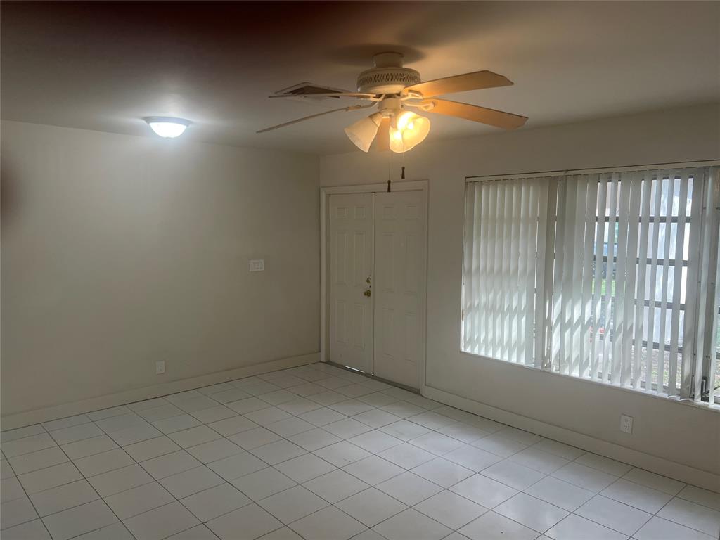 Hollywood Condo: 1410 North 65th Avenue