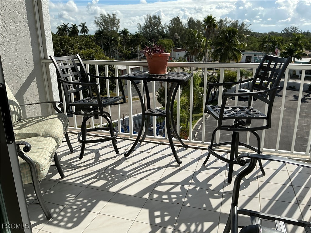 Fort Myers Condo: 2885 Palm Beach Boulevard