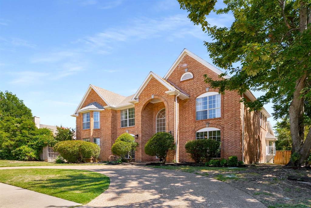 Plano Condo: 672 Oakdale Drive