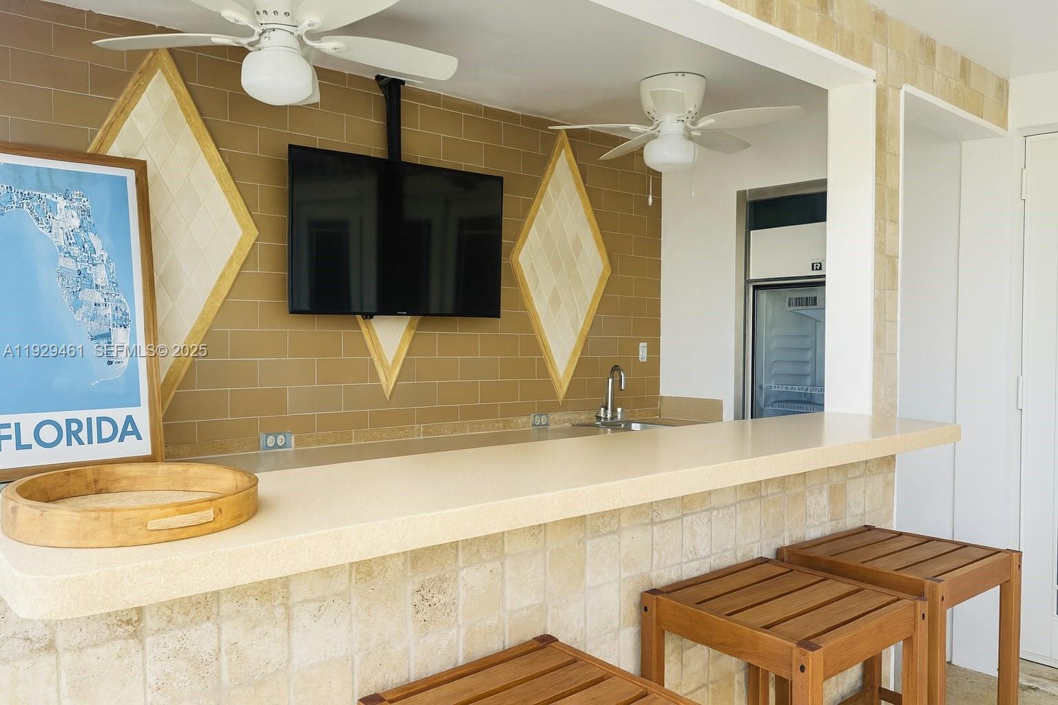 North Miami Condo: 1987 Northeast 123rd Street