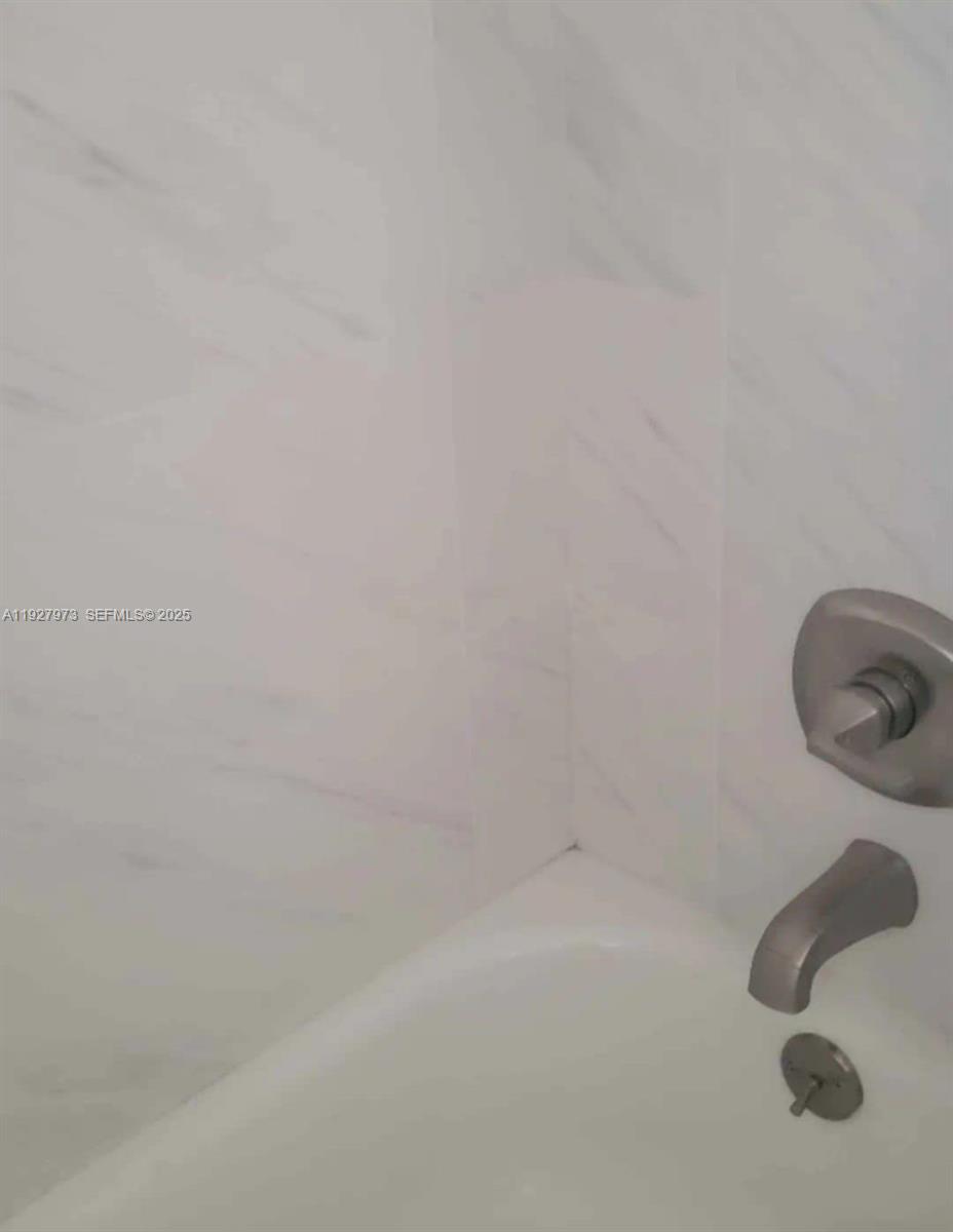 Hollywood Condo: North Central Hollywood