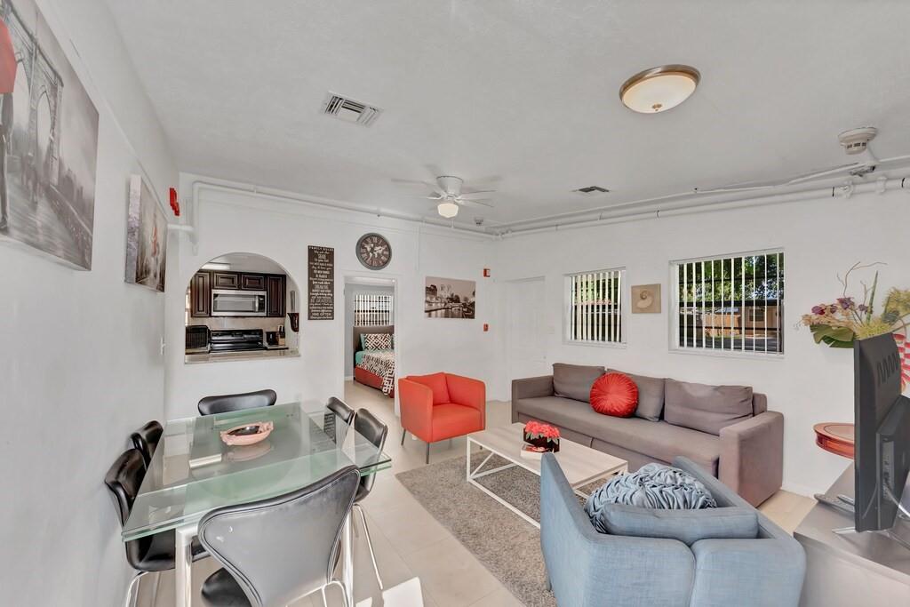 Hollywood Condo: 1510 South 20th Avenue