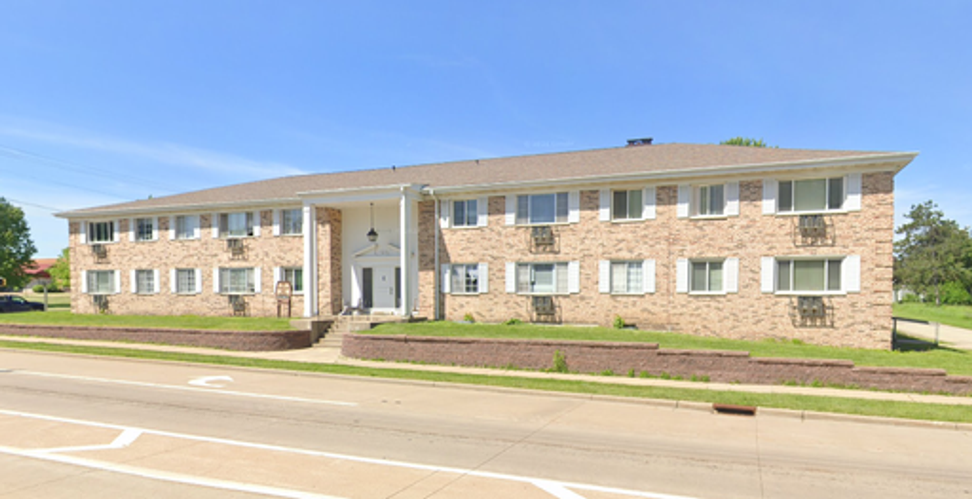 Sparta Apartment: 604 N Black River St
