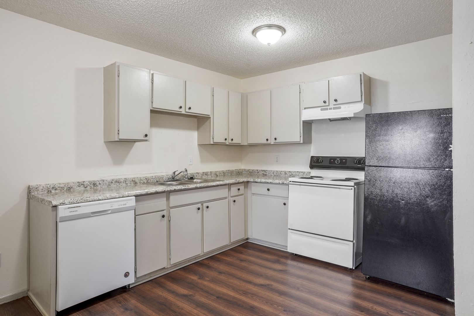 Pueblo West Apartment: 984 E Saxony Dr