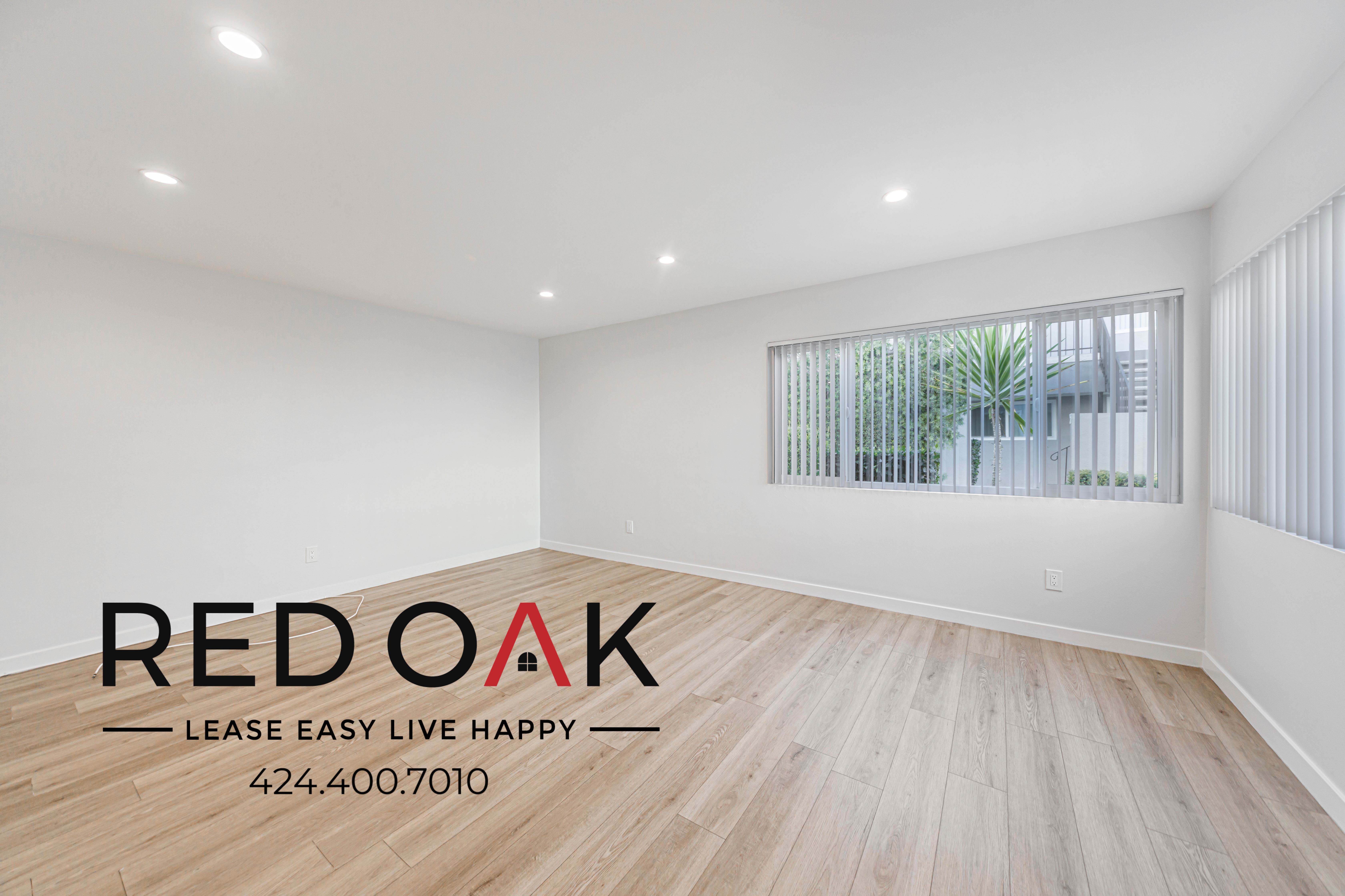 Los Angeles Condo: 18545 Clark St