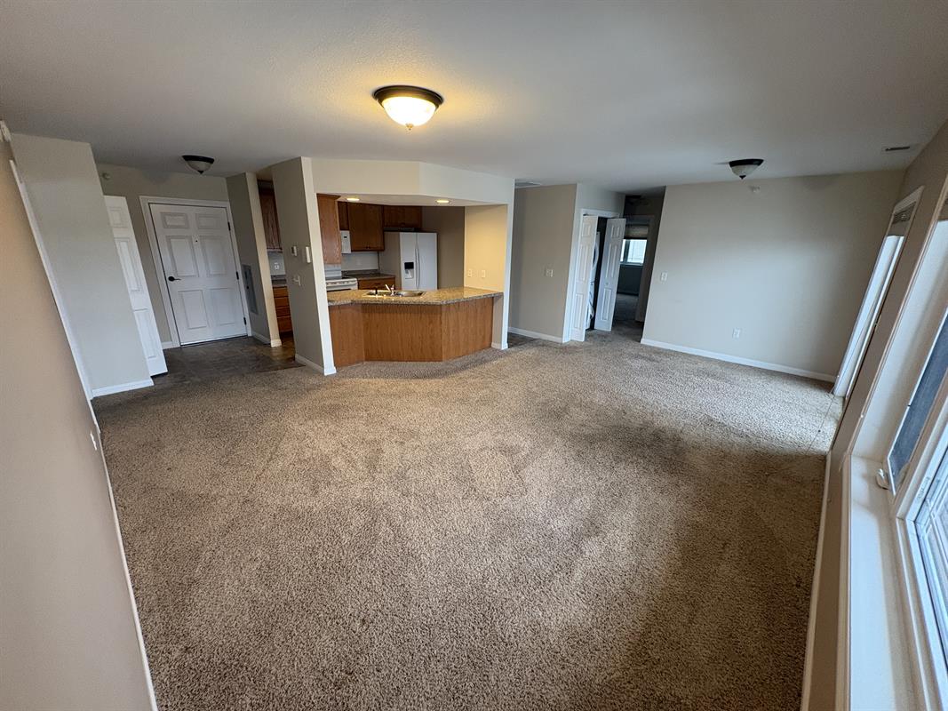 Alexandria Apartment: 3707 S Broadway St