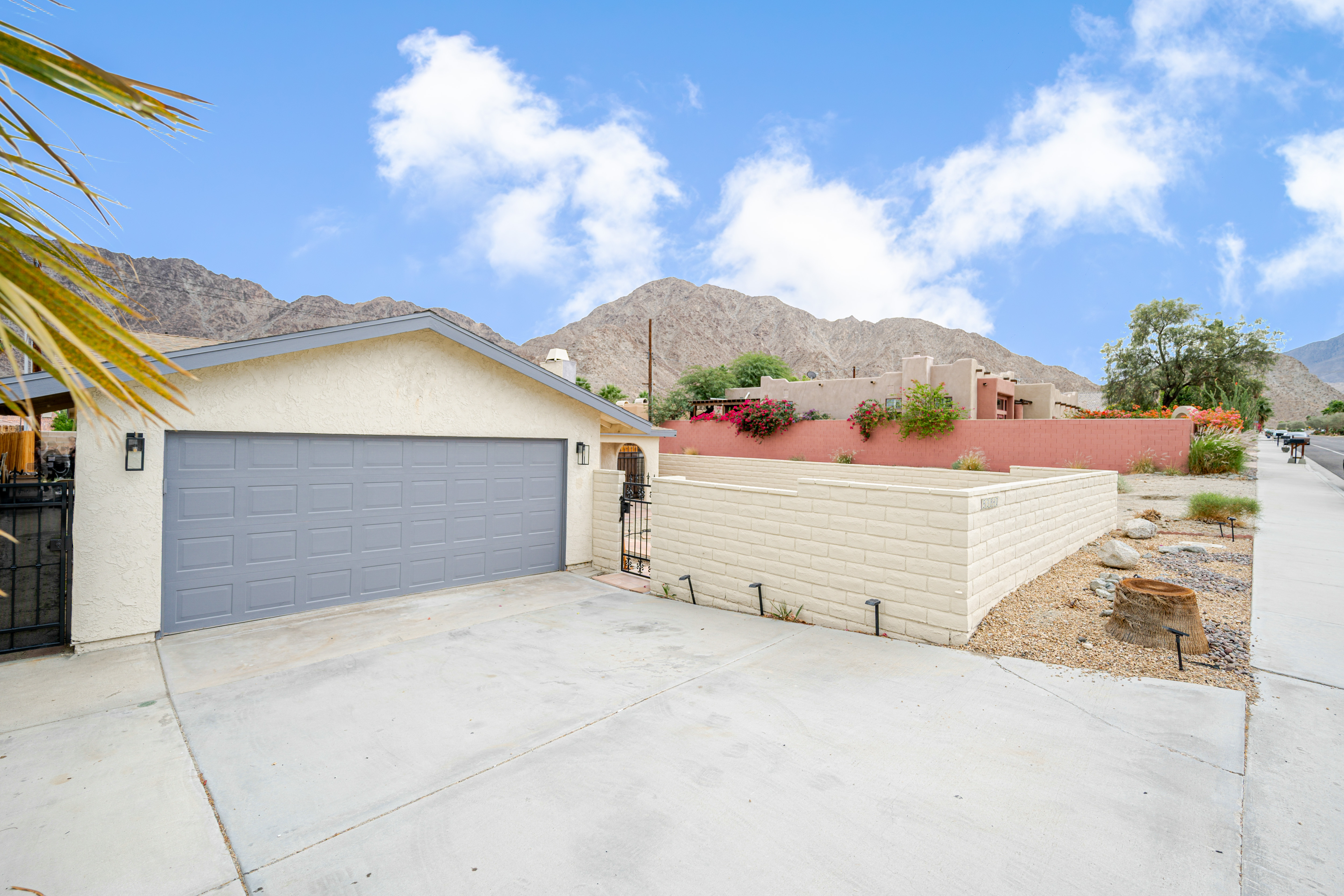 La Quinta House: 53840 Eisenhower Dr
