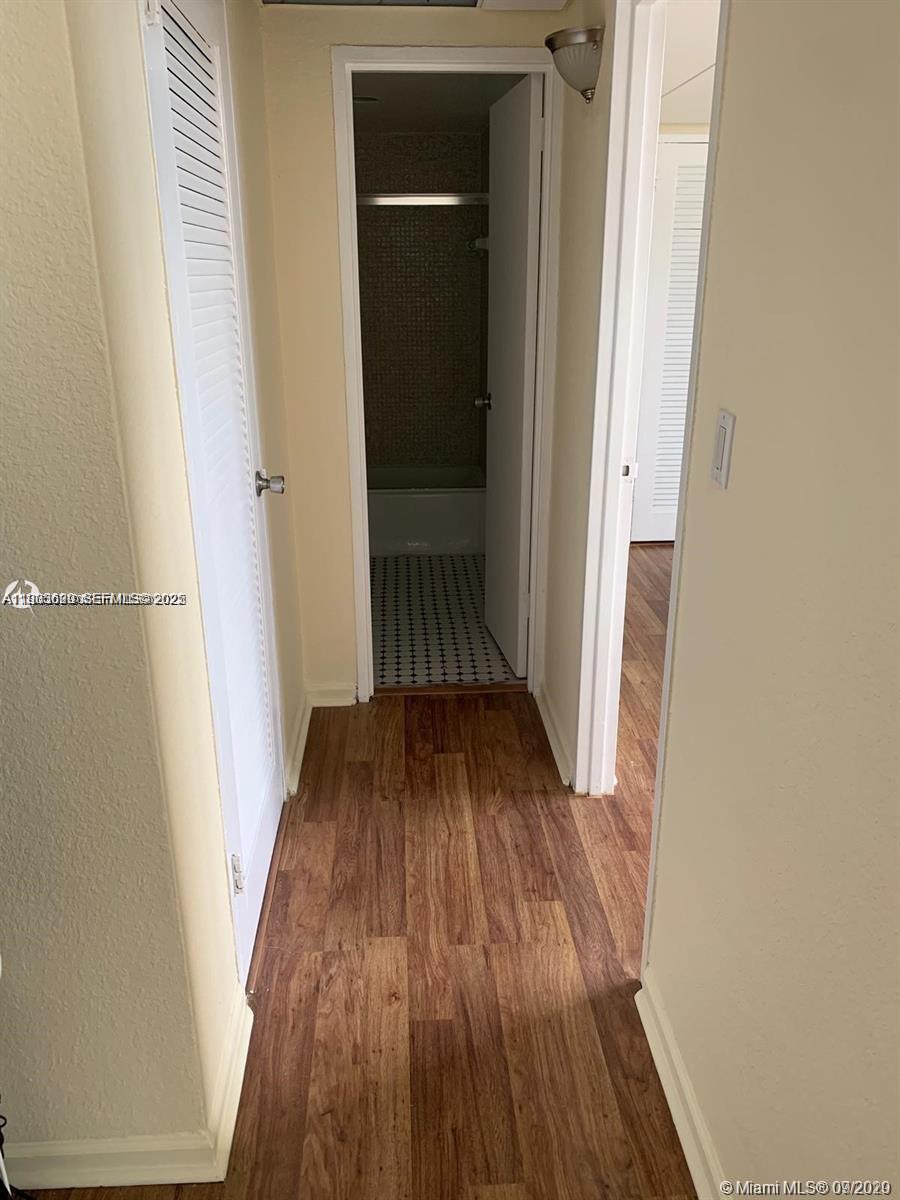 Hollywood Condo: 3901 South Ocean Drive