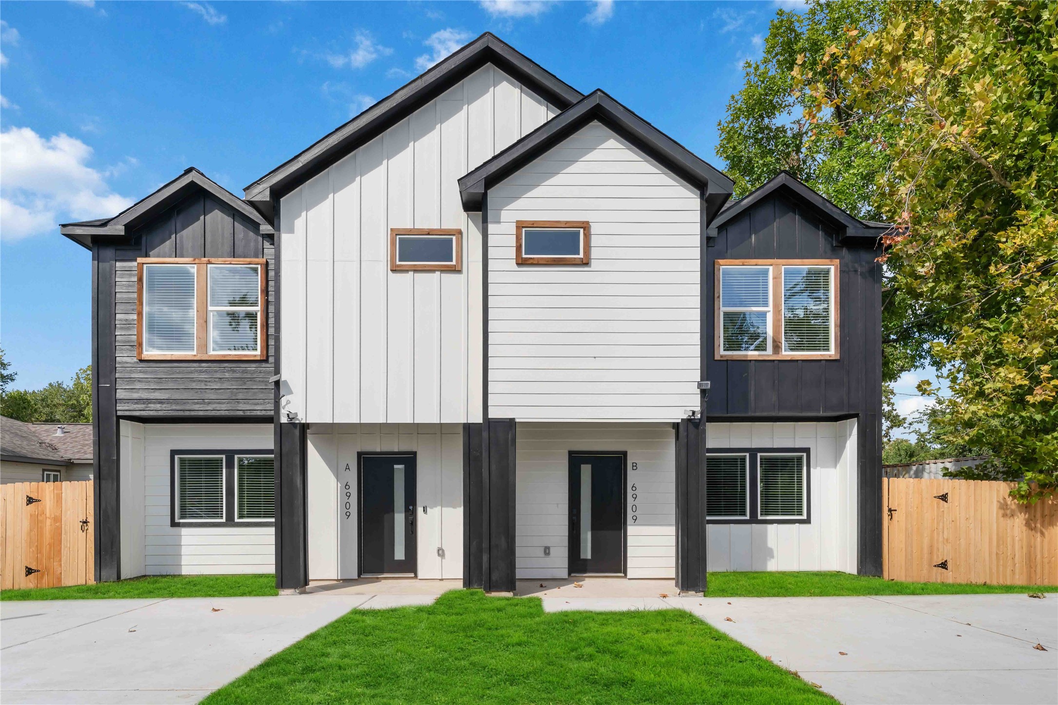 Houston Condo: 6909 South Hall Street