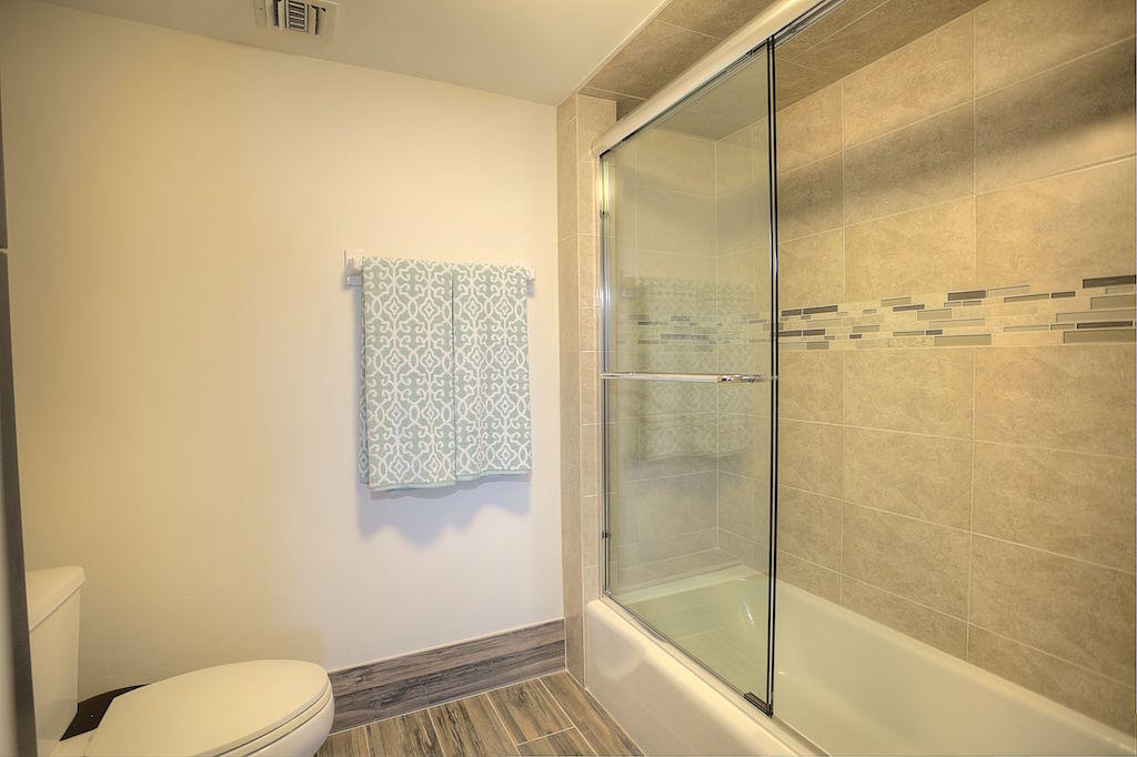 Juno Beach Condo: 840 Ocean Drive