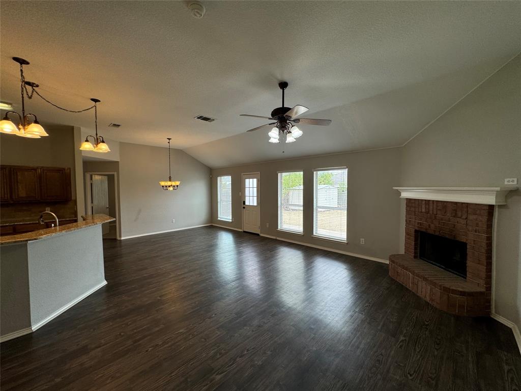 Denton Condo: 201 McKamy Boulevard
