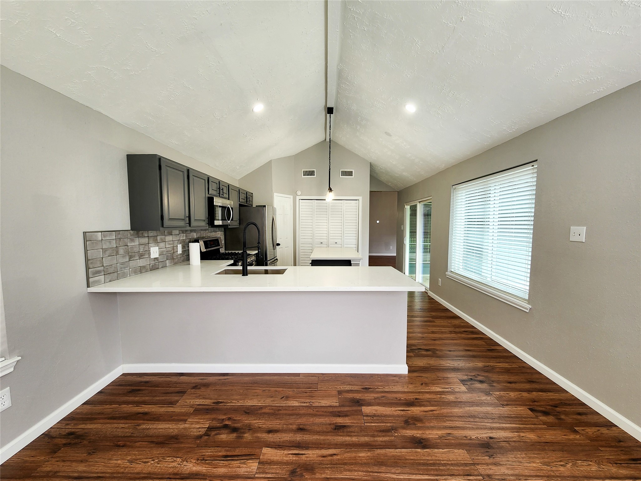 Spring Condo: 2118 Creston Drive