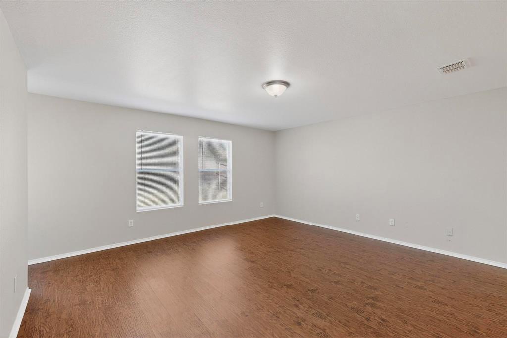 Lavon Condo: 407 Eisenhower Lane