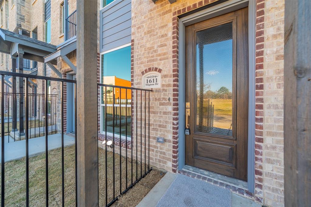 Arlington Condo: 1611 Mignon Drive