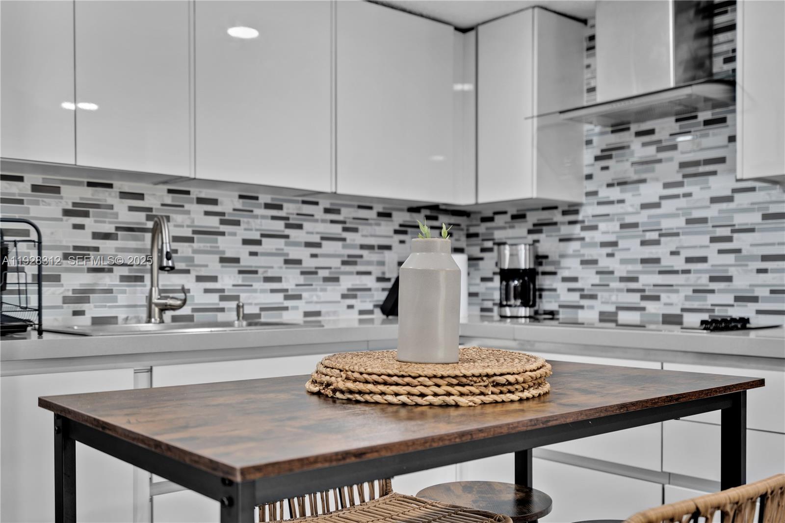 Miami Condo: Coral Gate