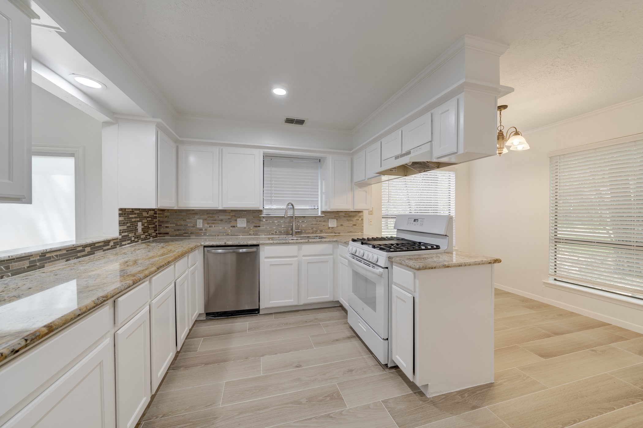 The Woodlands Condo: 42 North Timber Top Drive