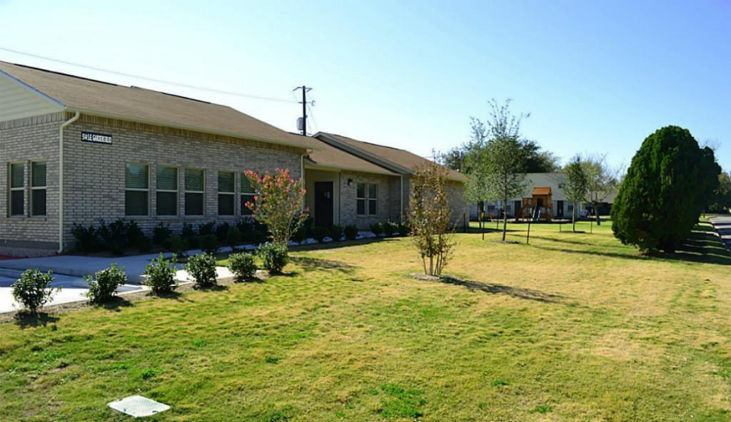 Burleson Condo: 514 Southeast Gardens Boulevard