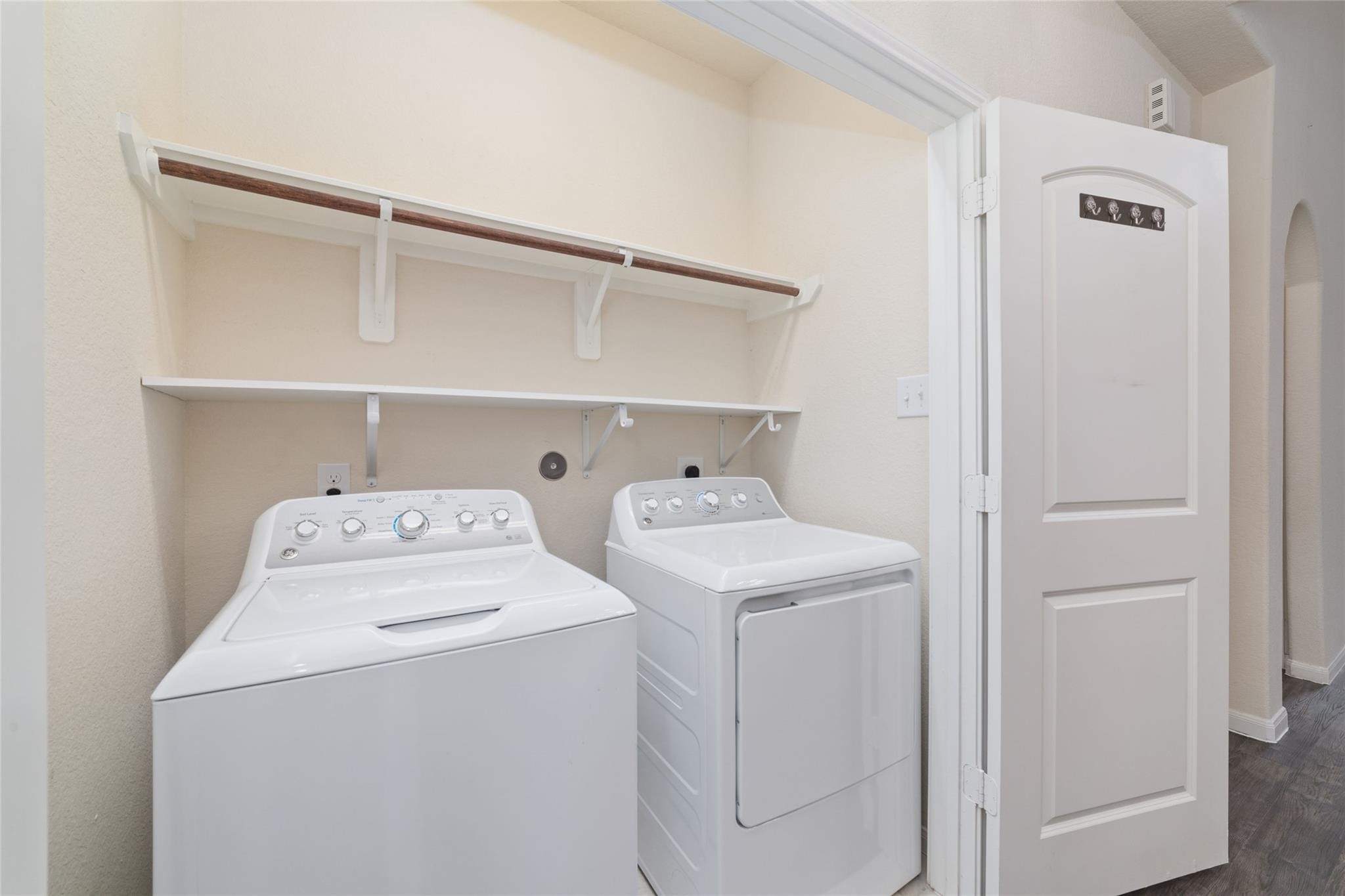 Houston Condo: 13842 Evansdale Lane