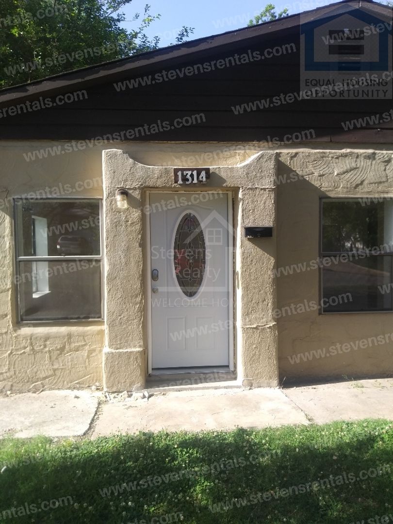 Lawton House: 1314 NW Williams Ave