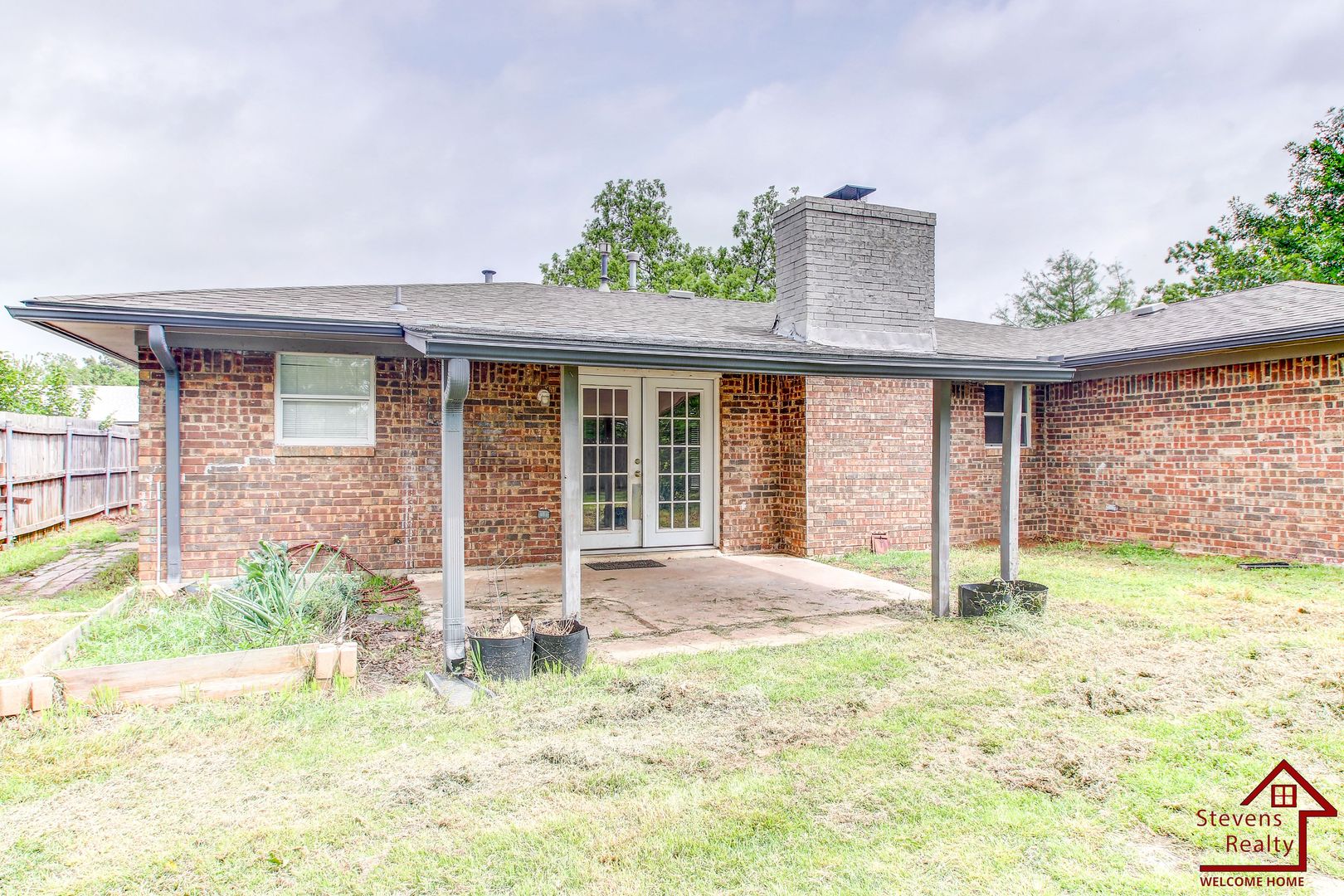 Lawton House: 303 SW 72nd St