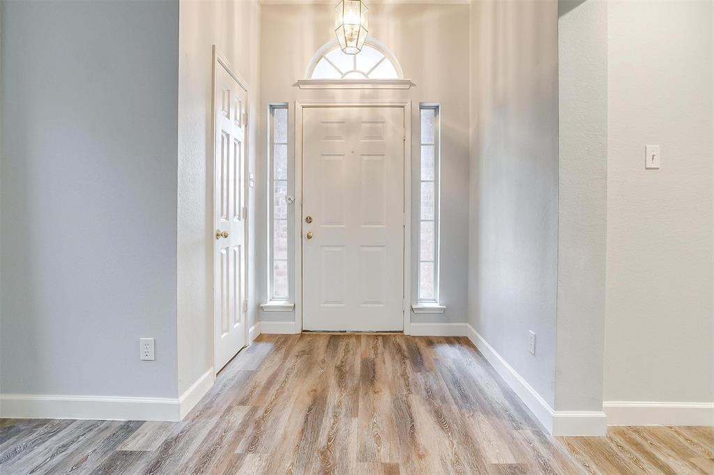 Carrollton Condo: 1945 Reddenson Court