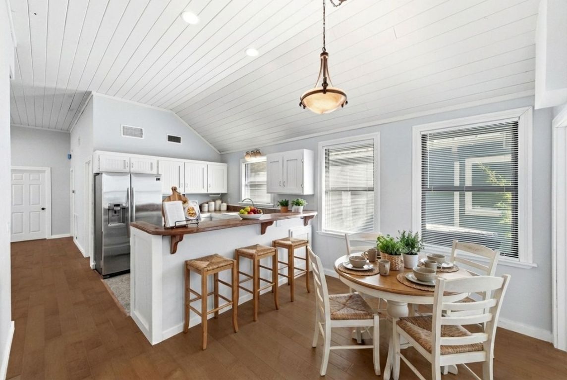 Austin Condo: 1811 Waterston Avenue