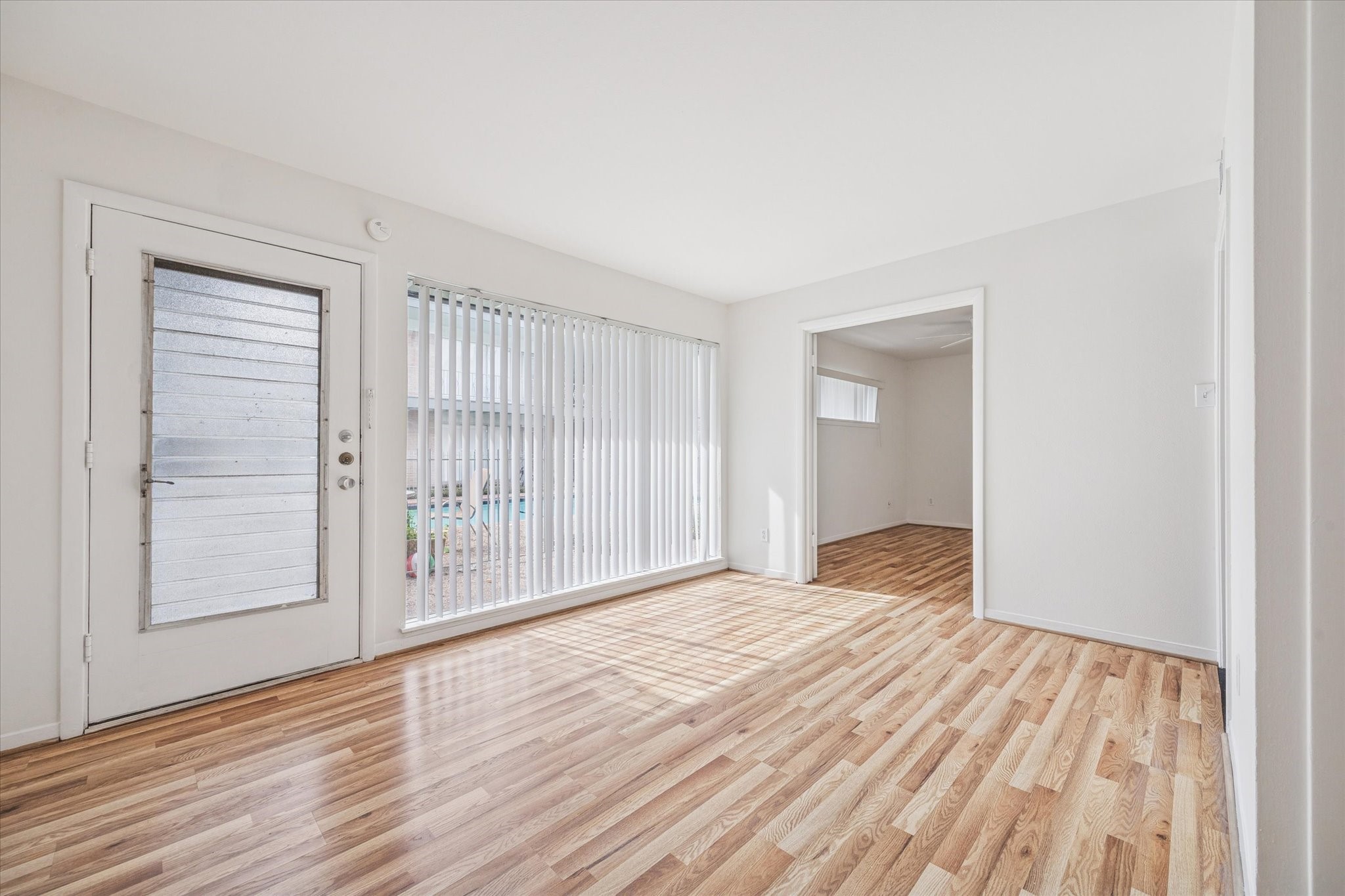 Houston Condo: 3703 Roseland Street