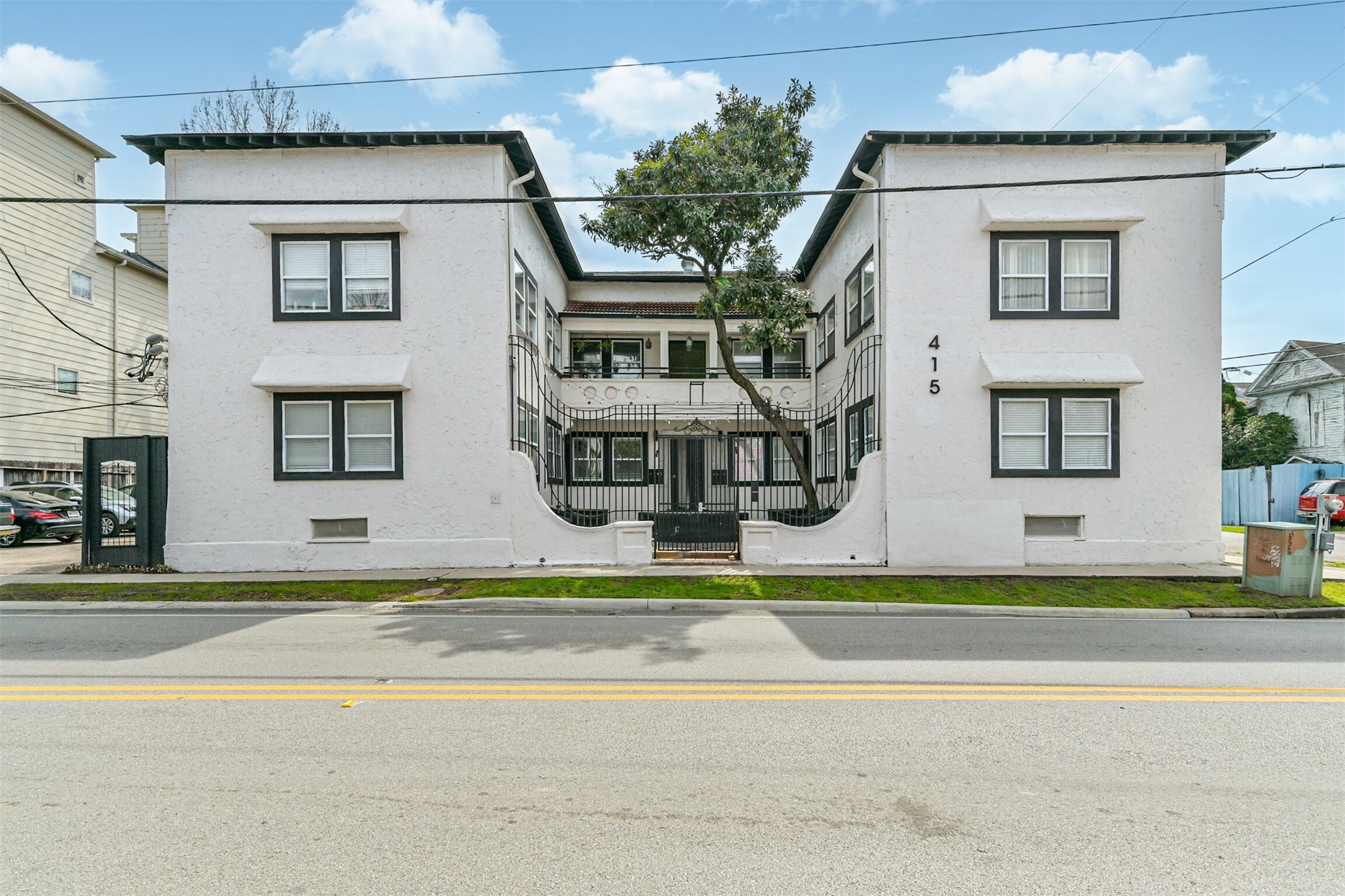 Houston Condo: 415 Fairview Street