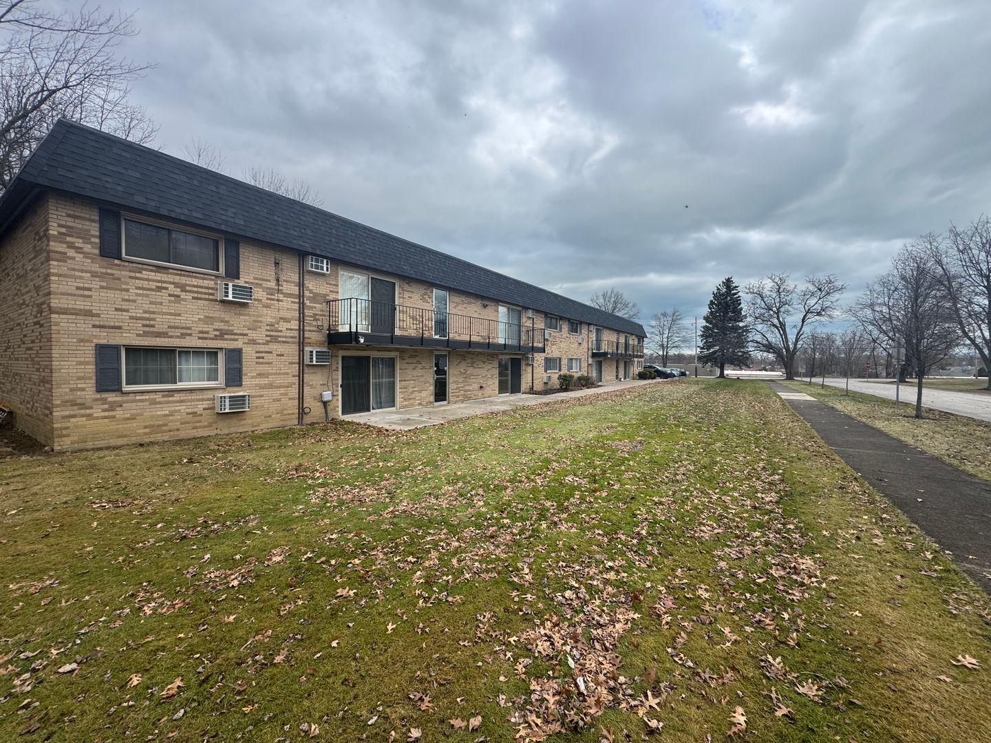 Westlake Condo: 24325 Detroit Rd -  B