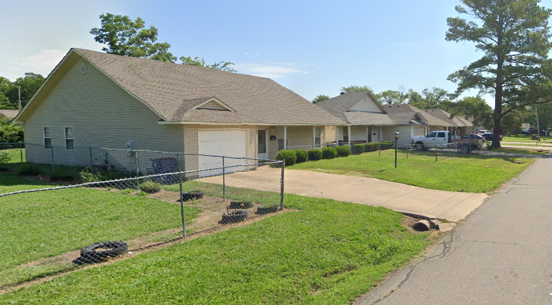 Fort Smith House: 4219 Young Street