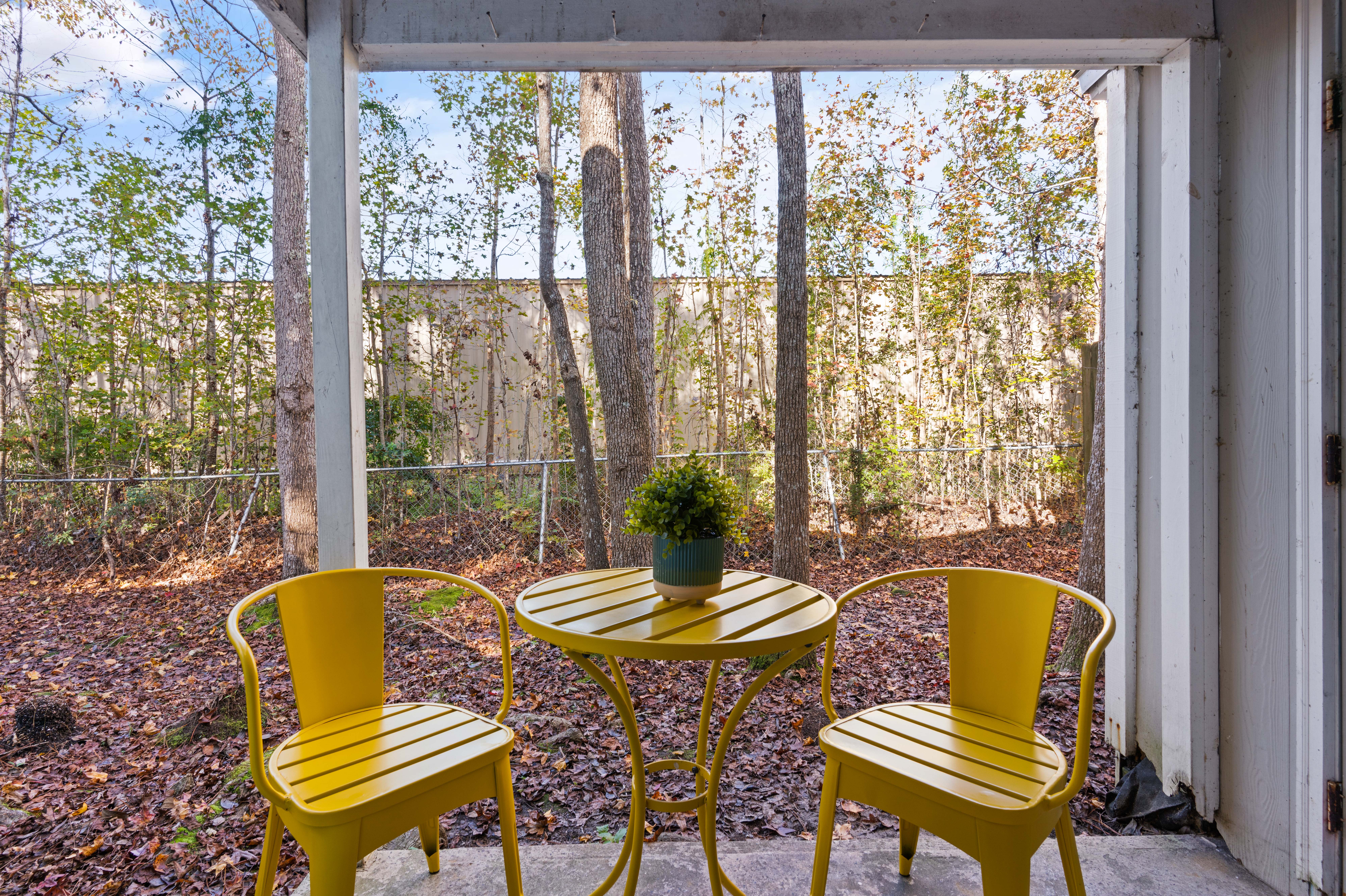 Kingsland Townhome: 300 S Grove Blvd