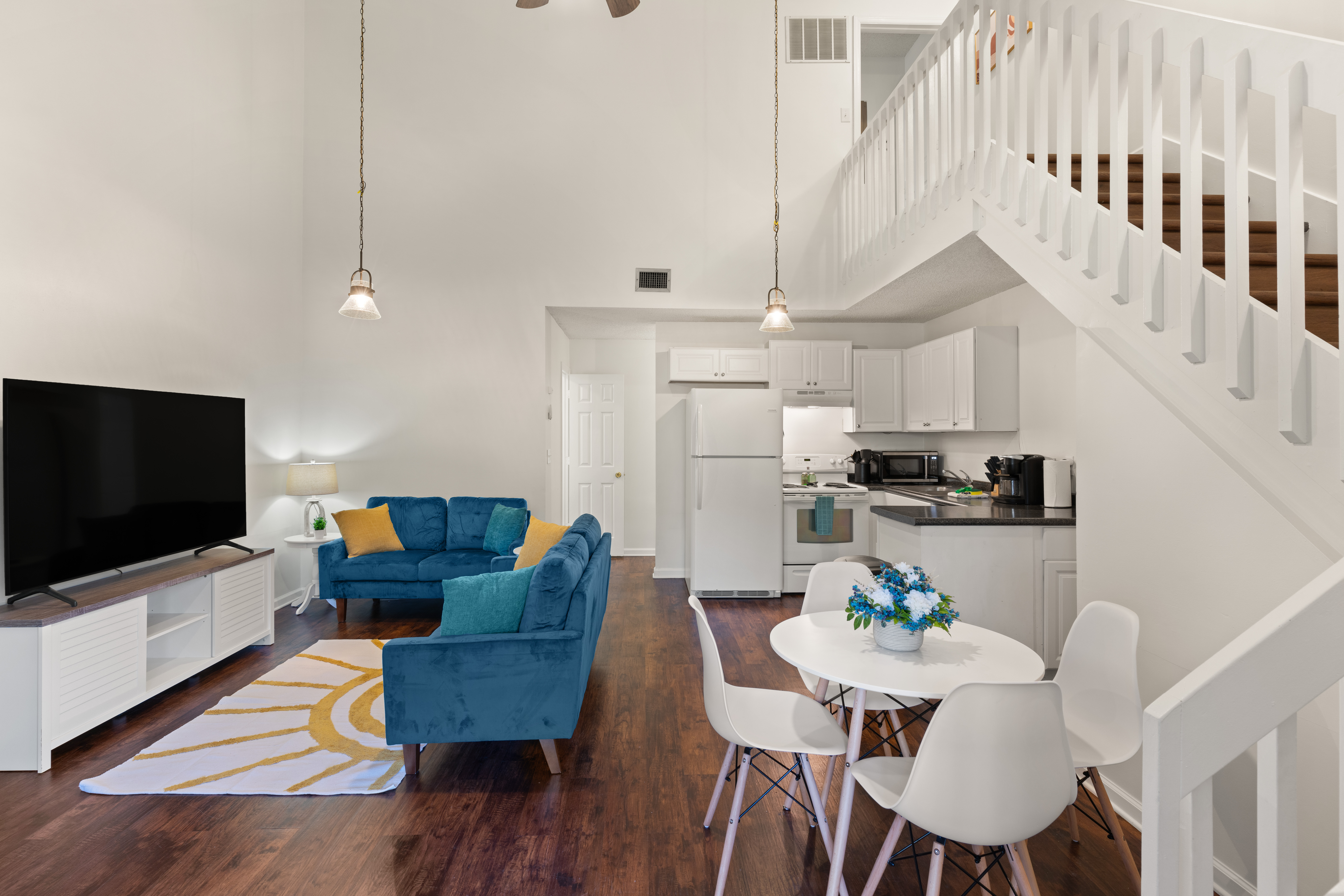 Kingsland Townhome: 300 S Grove Blvd