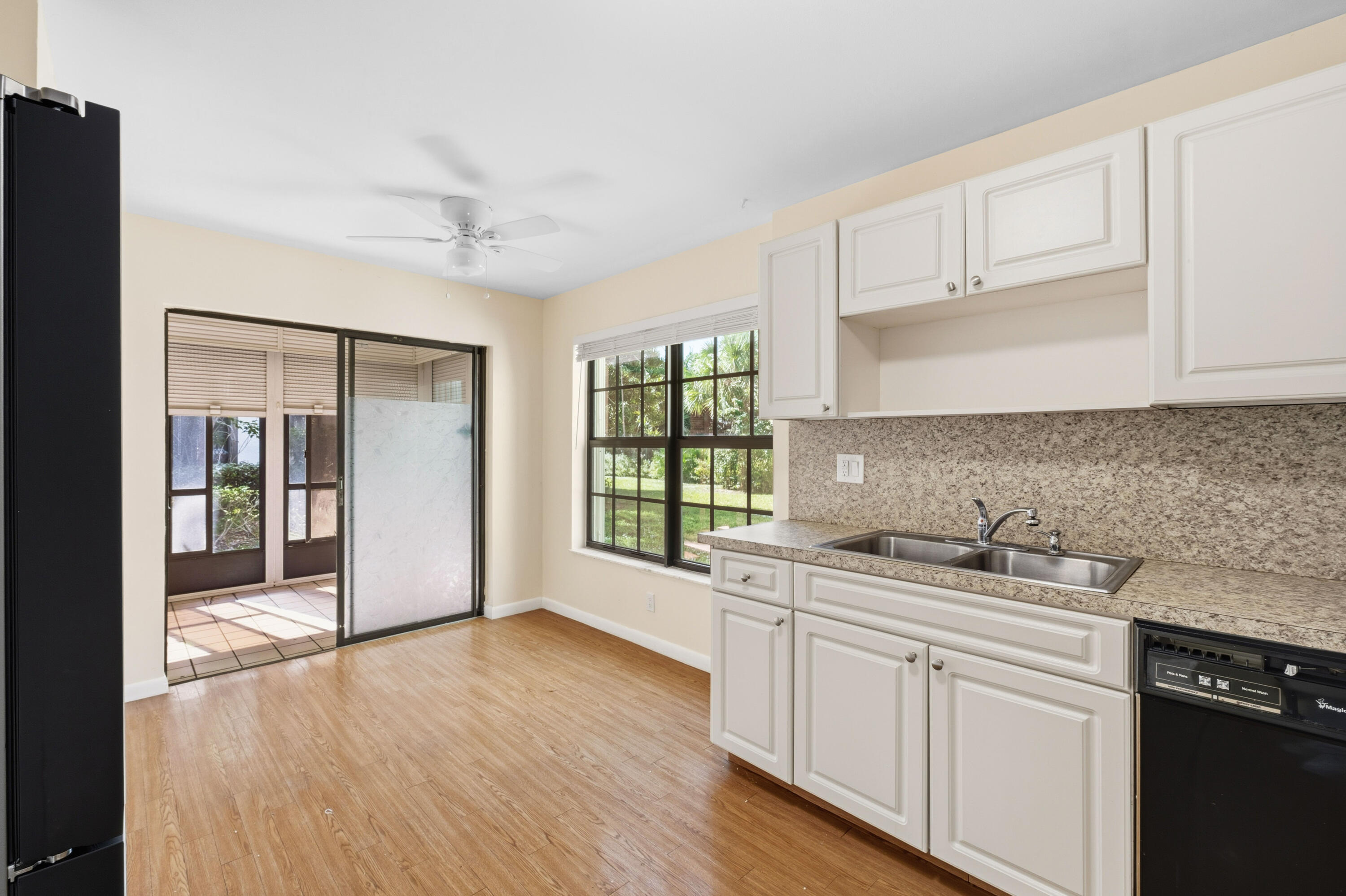 Greenacres Condo: 3233 Perimeter Drive