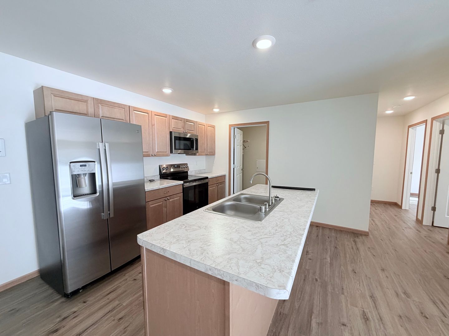 Tomah Apartment: 400 Larkin St