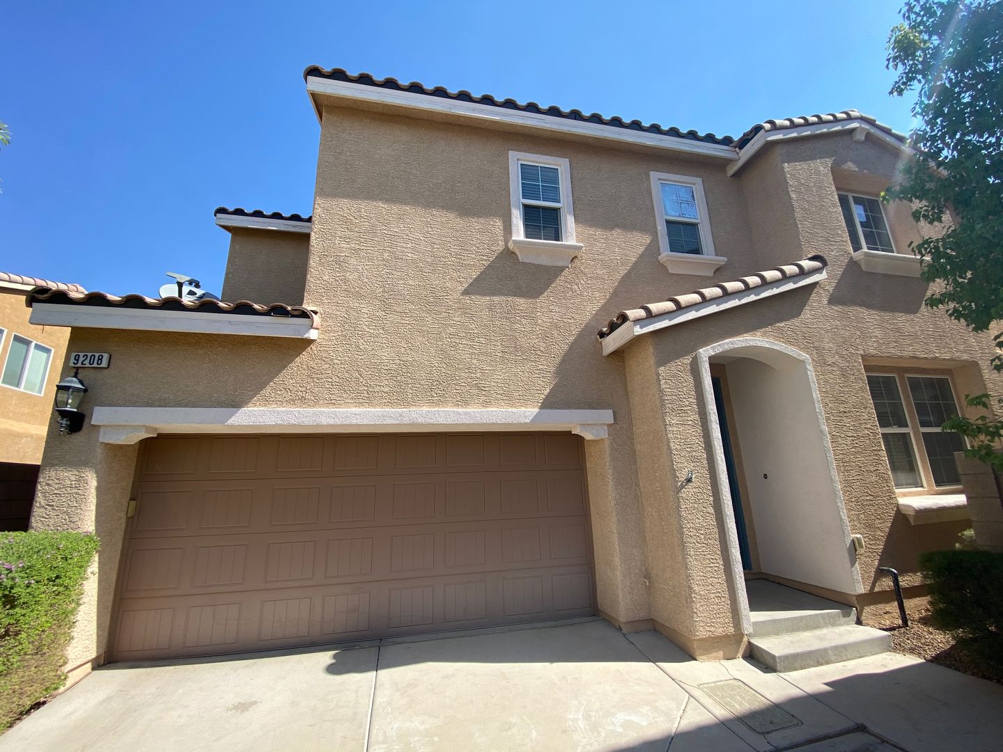 Las Vegas House: 9208 Red Knoll Street