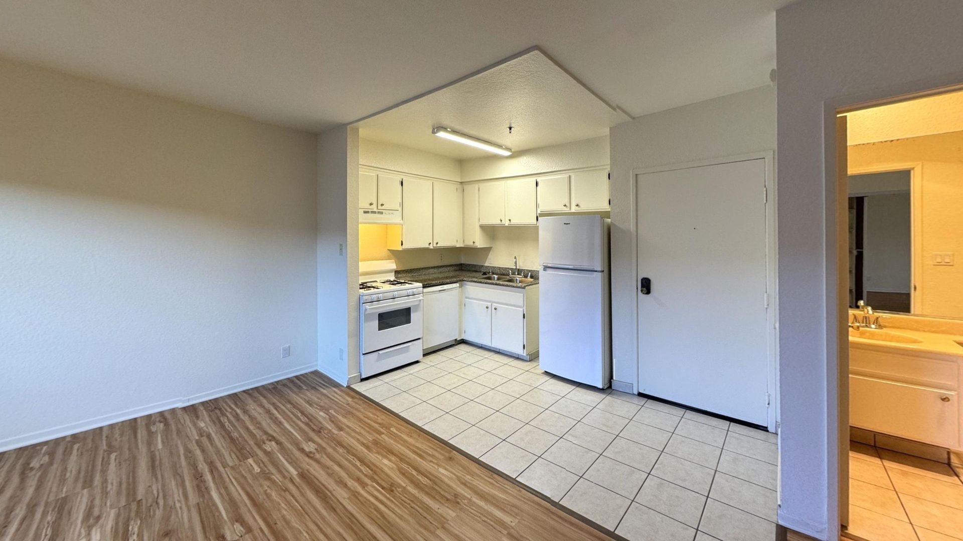 Culver City Apartment: 3848 Overland Ave
