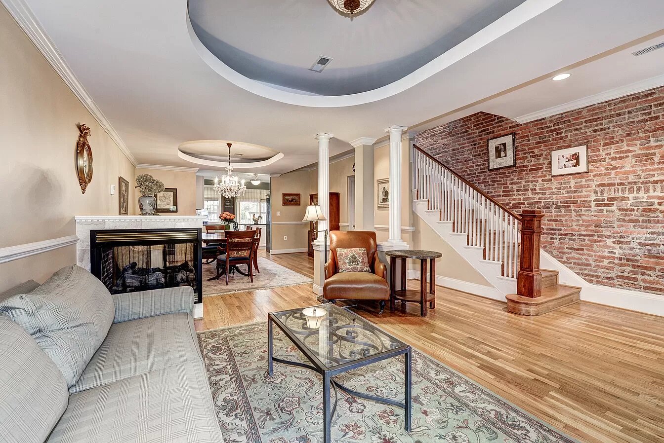 Washington House: 1535 Upshur St NW