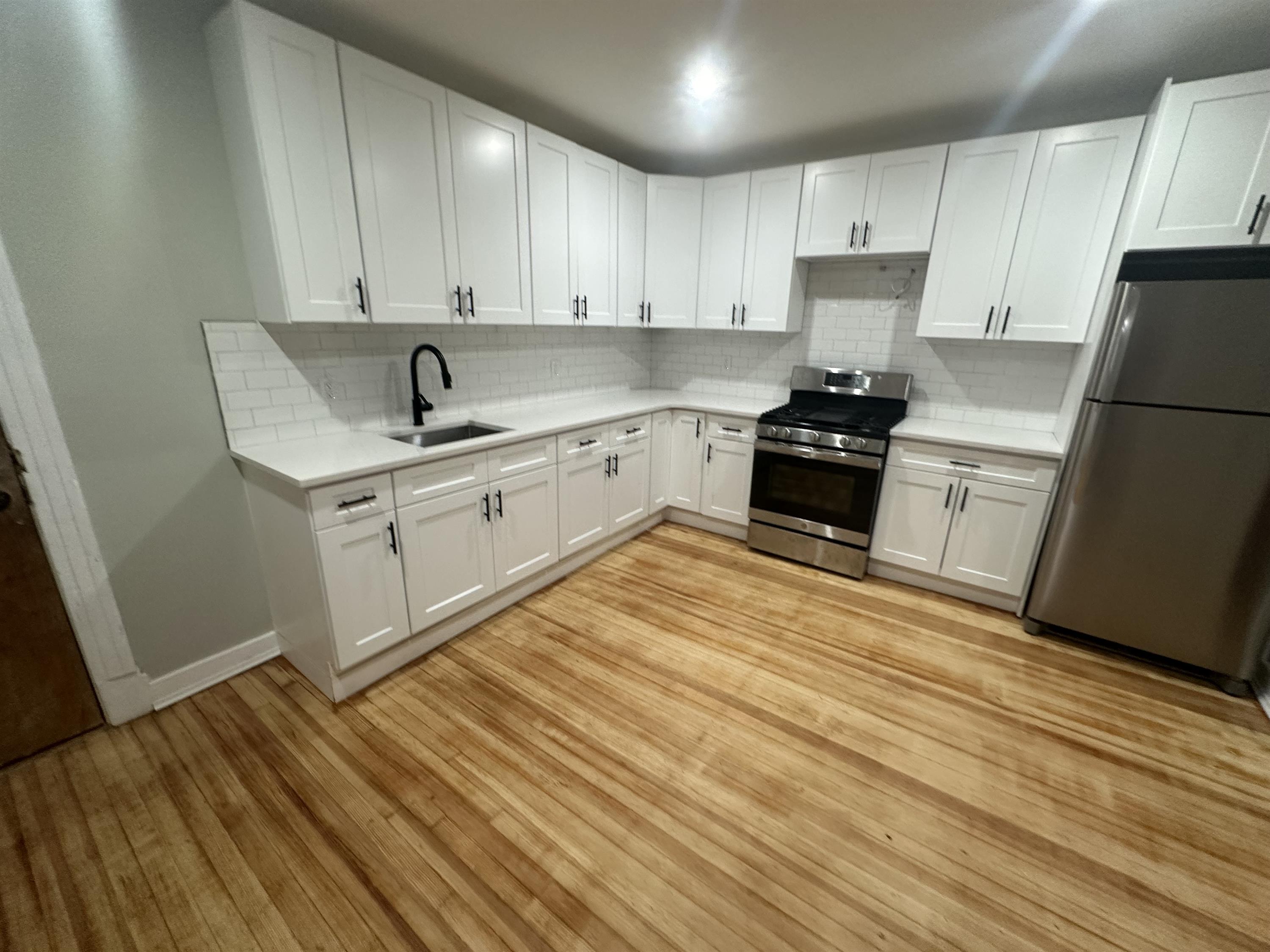 New Britain Condo: 225 W Main St5