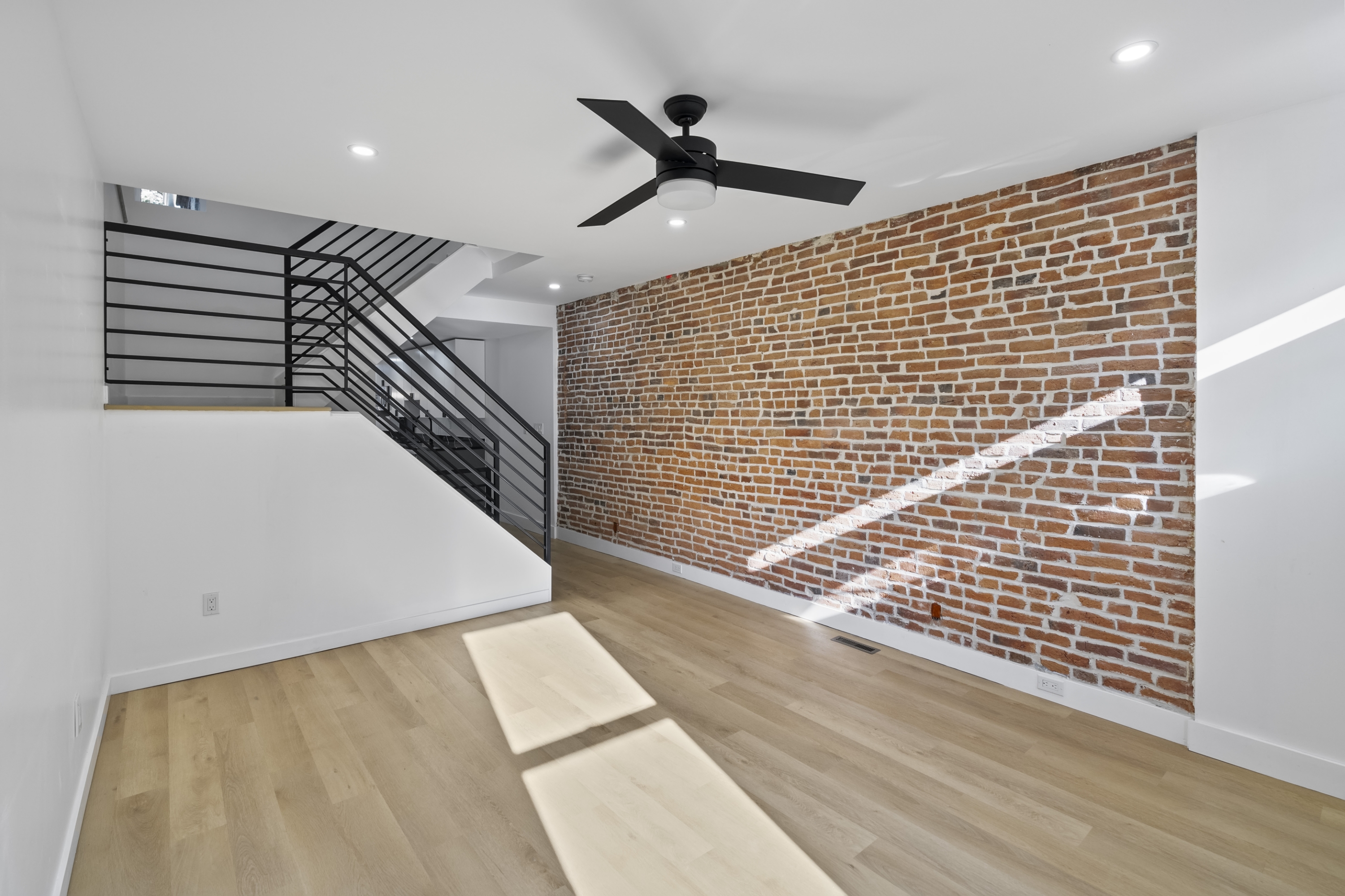 Baltimore House: 105 S Poppleton St