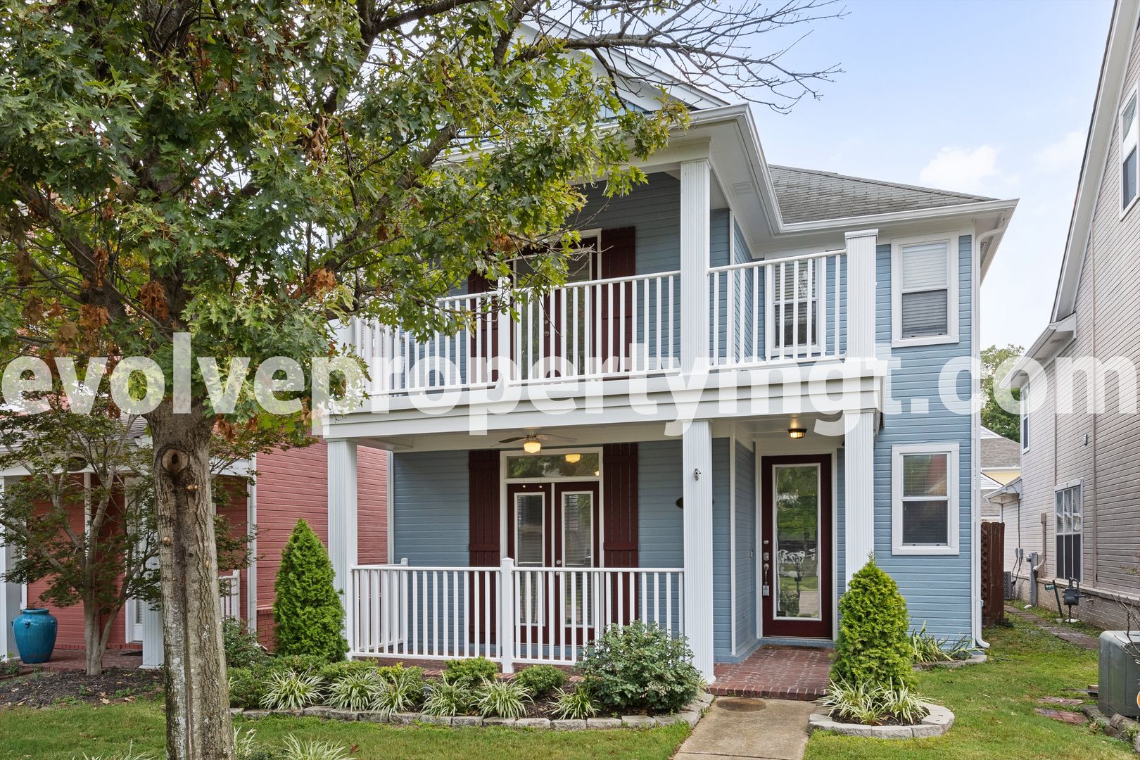 Memphis House: 1250 Island Place East Dr