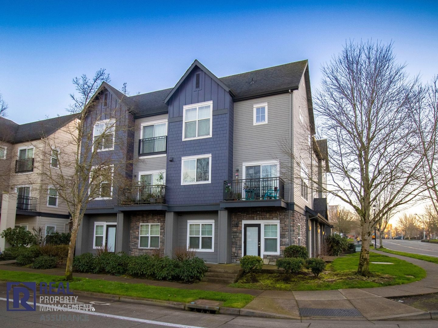 Hillsboro House: 10651 NE Red Wing Way