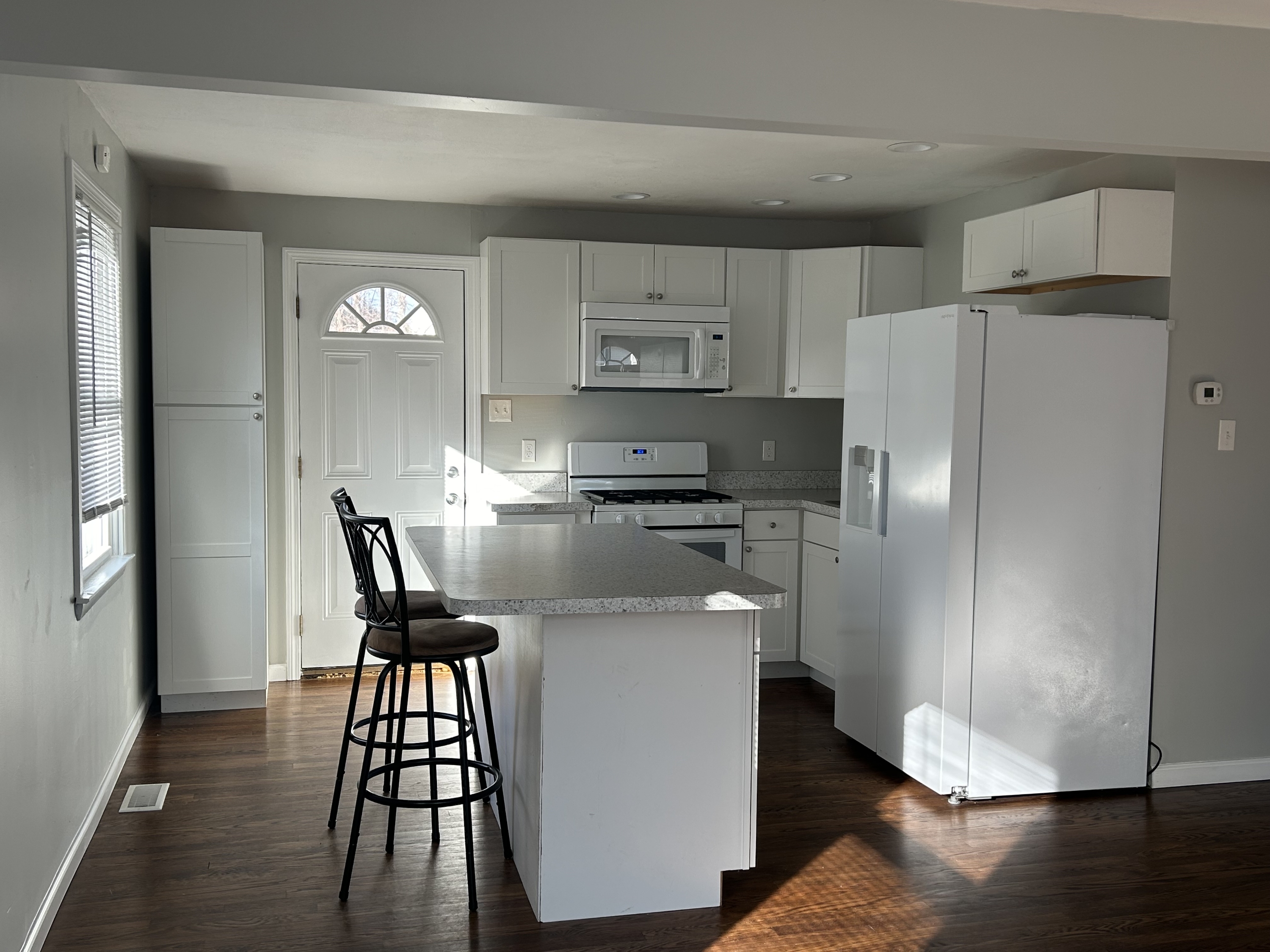 New Britain House: 237 Country Club Rd