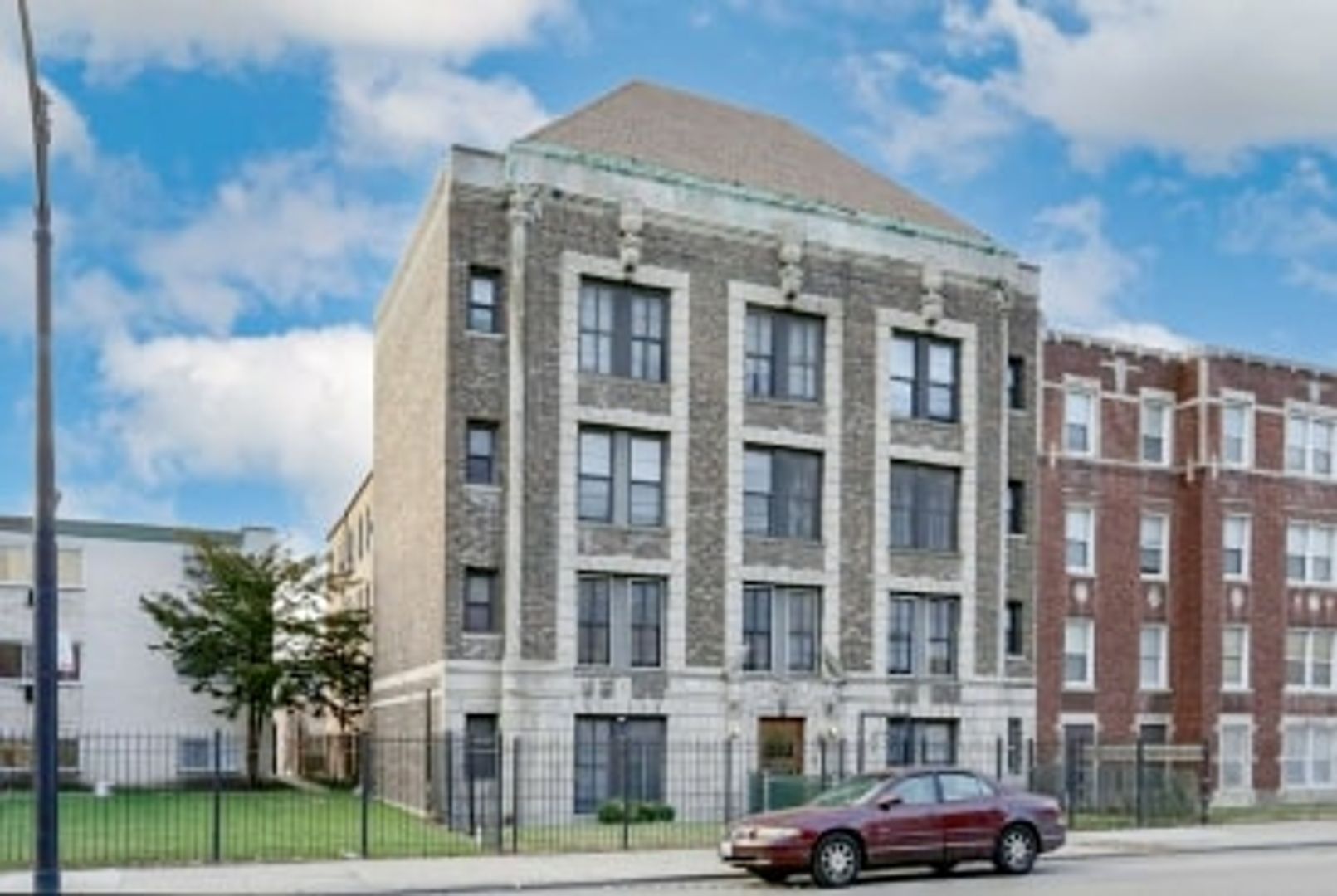 Chicago Condo: 158 N Central Avenue