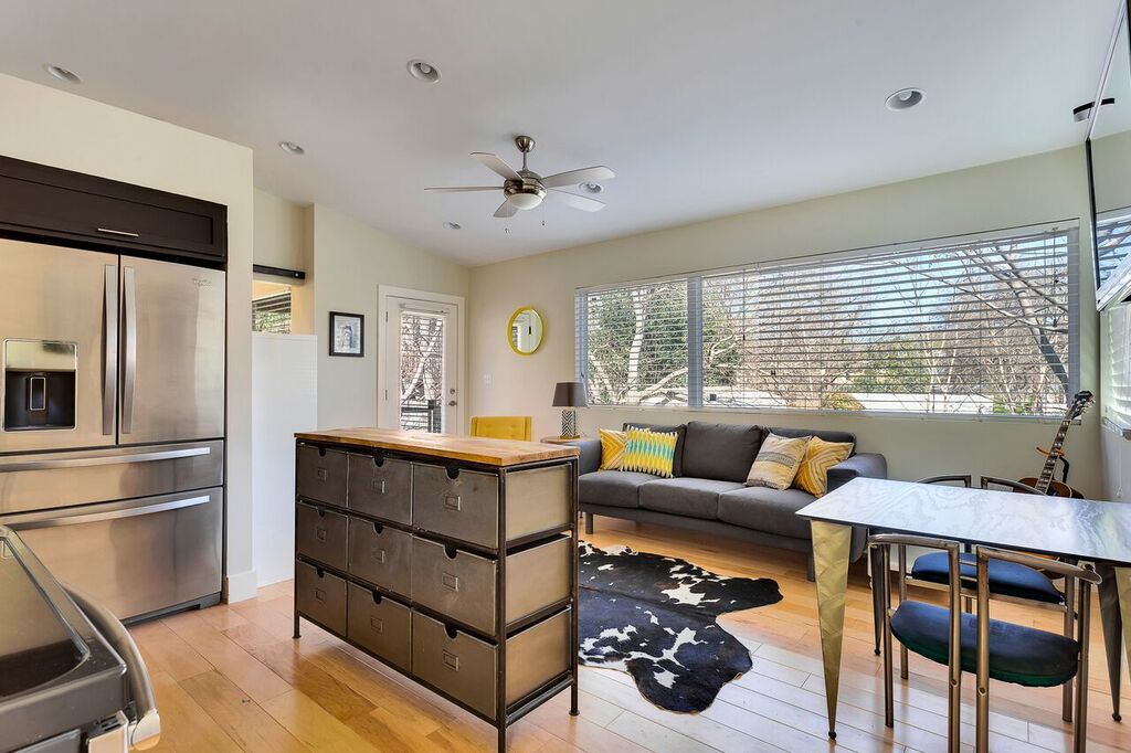 Austin Condo: 2206 East 9th Street