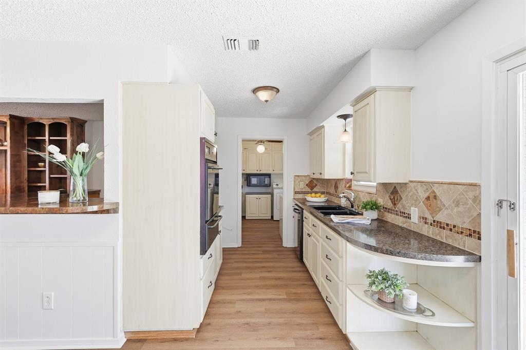 White Settlement Condo: 808 Bridle Avenue