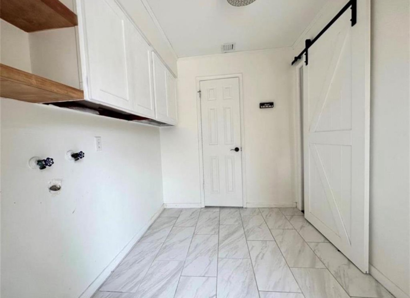 Humble Condo: 20211 Salzburg Lane