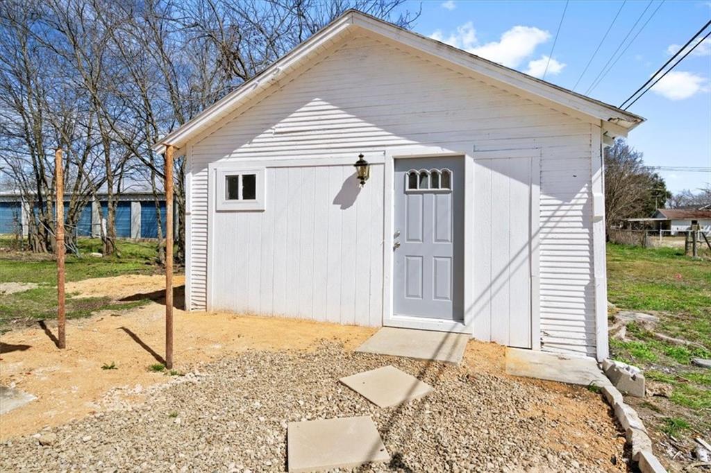 Bartlett Condo: 316 East Bell Street