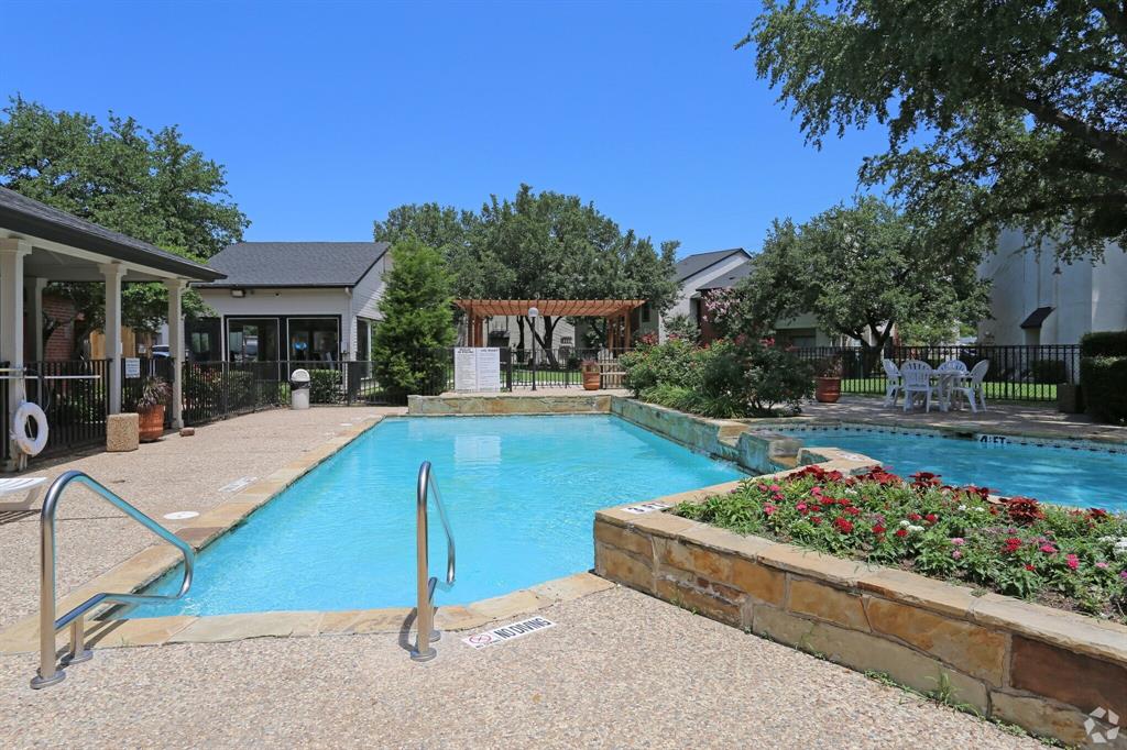 Dallas Condo: 11050 Woodmeadow Parkway